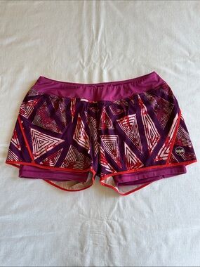 Janji 2-in-1 Pace Short Triangle L